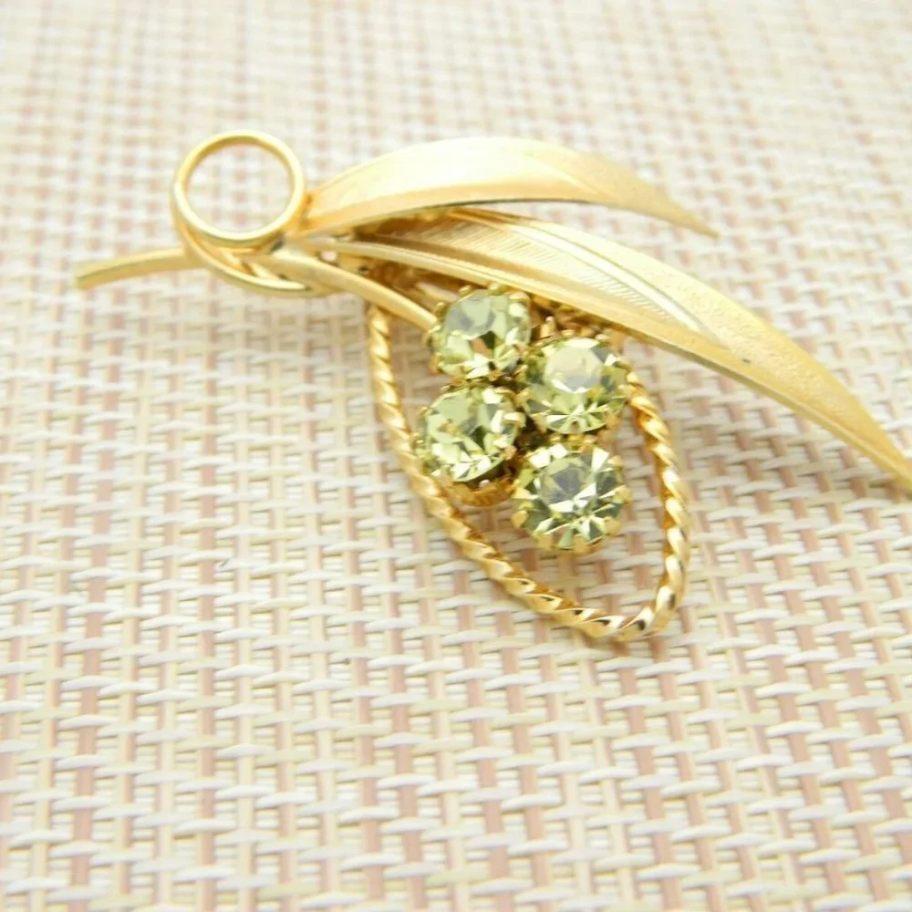 Yellow Rhinestone Flower Gold Tone Pin Brooch